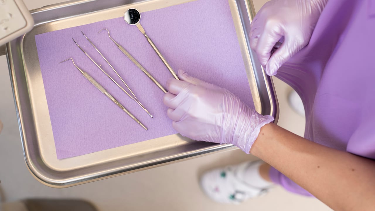 Zobozdravstveni instrumenti za profesionalno čiščenje zobnega kamna v Novi Gorici